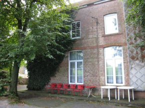 Гостиница This plain house is very suitable for groups  Феррьер